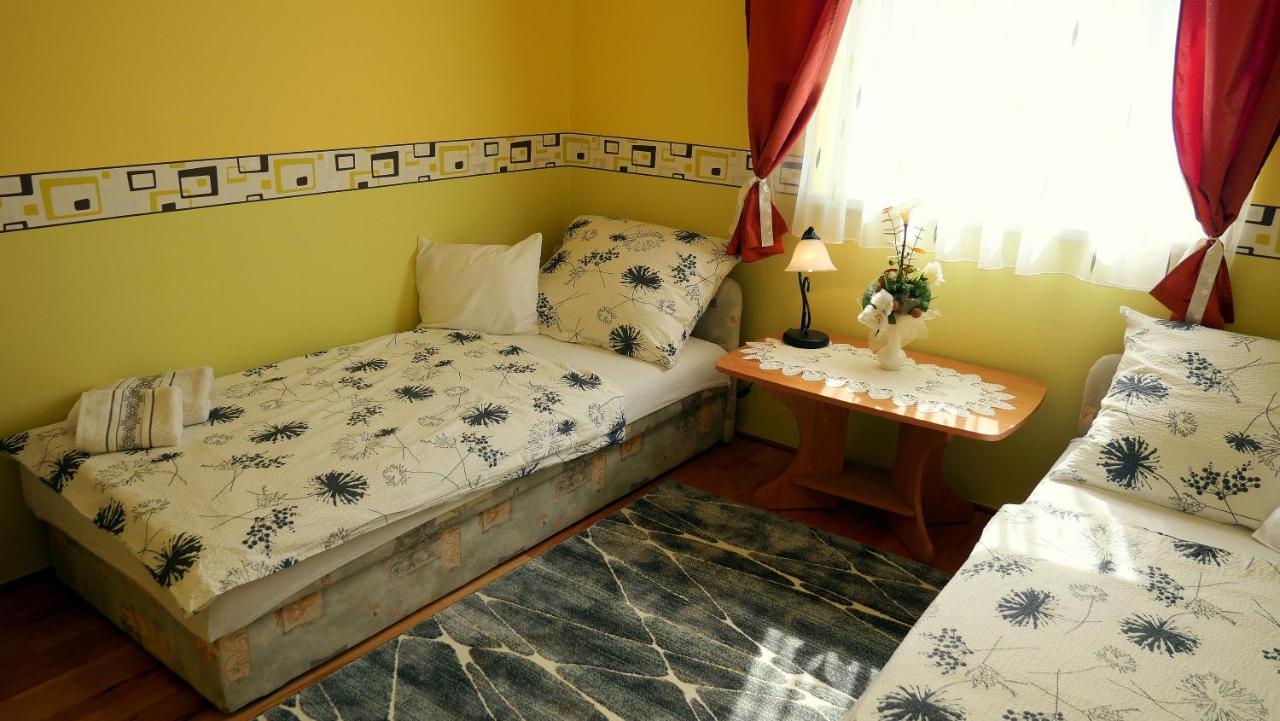 Апартаменти Papp Apartmanhaz Вонярцвашгедь Екстер'єр фото