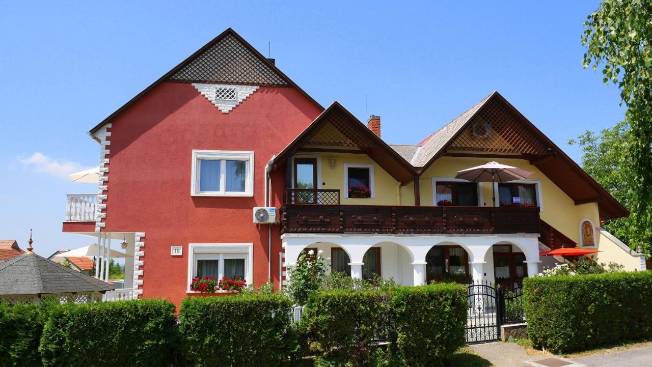 Апартаменти Papp Apartmanhaz Вонярцвашгедь Екстер'єр фото